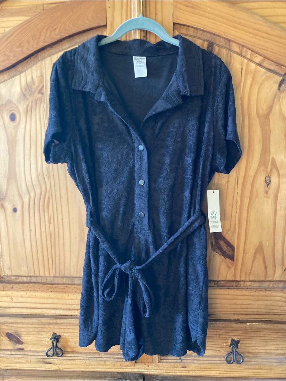No Boundaries black snap front shorts swim coverup size L - NWT